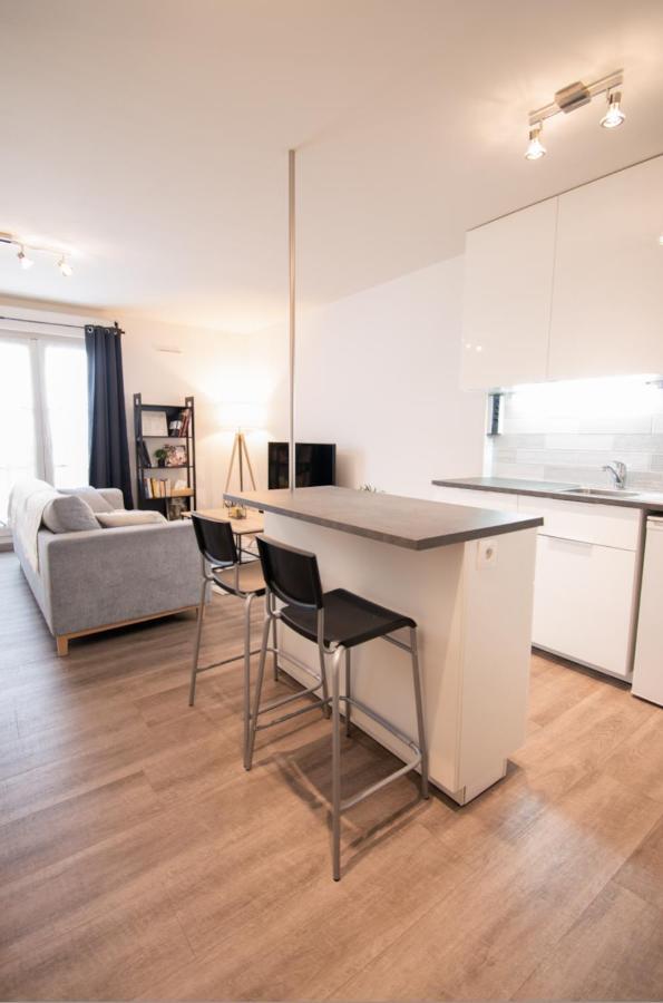 Joli studio tout confort à 2 pas de la gare Poissy Esterno foto
