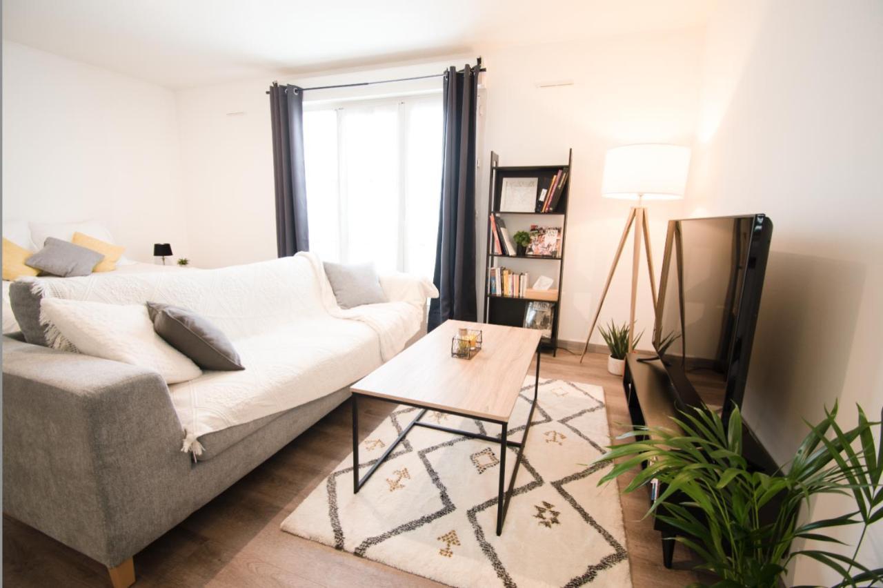 Joli studio tout confort à 2 pas de la gare Poissy Esterno foto